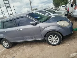 Mazda Verisa 2006 Beige