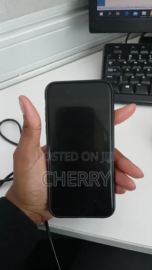 Apple iPhone 7 32 GB Black