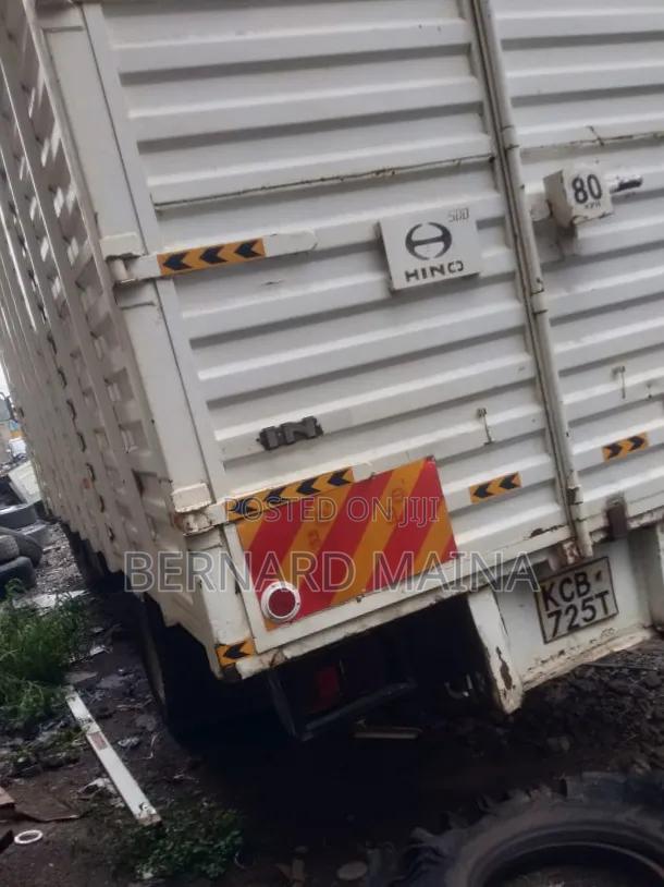 Hino 500 Need Top Cover - thumbnail 3