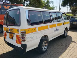 Toyota HiAce 2001 White