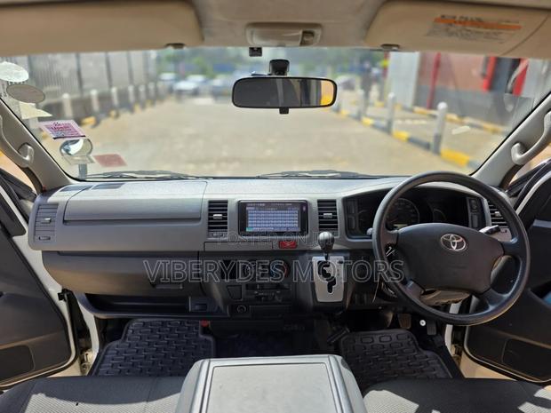 Toyota HiAce 2013 White - thumbnail 11