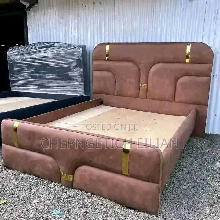 Modern 4 by 6 Chester Bed