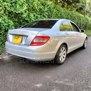 Mercedes-Benz C200 2011 Silver