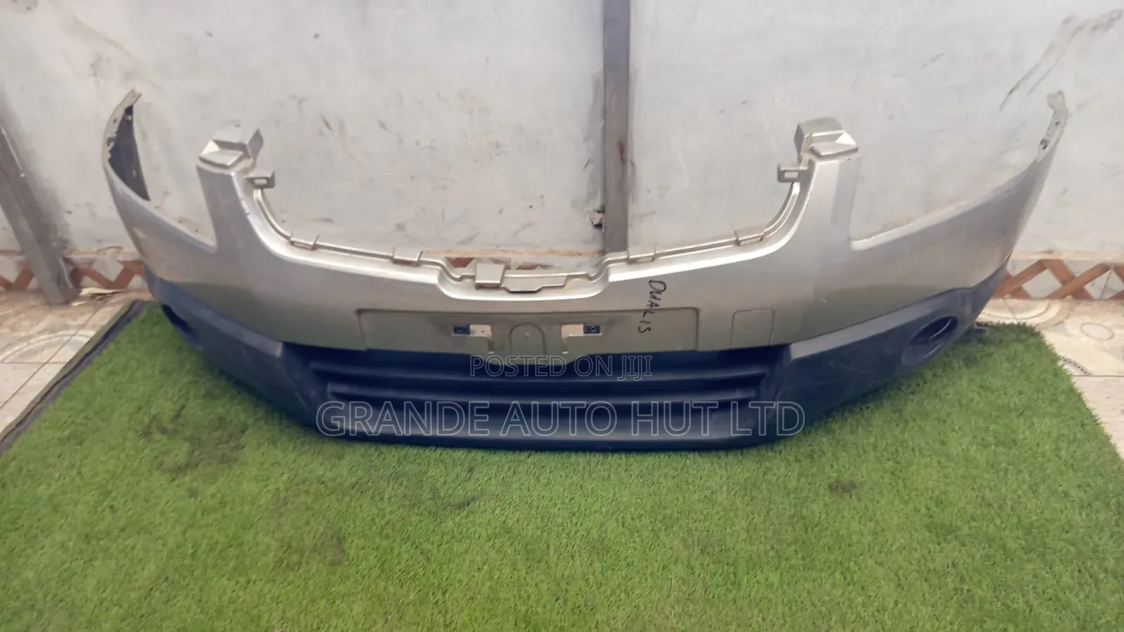 Dualis Bumper Front