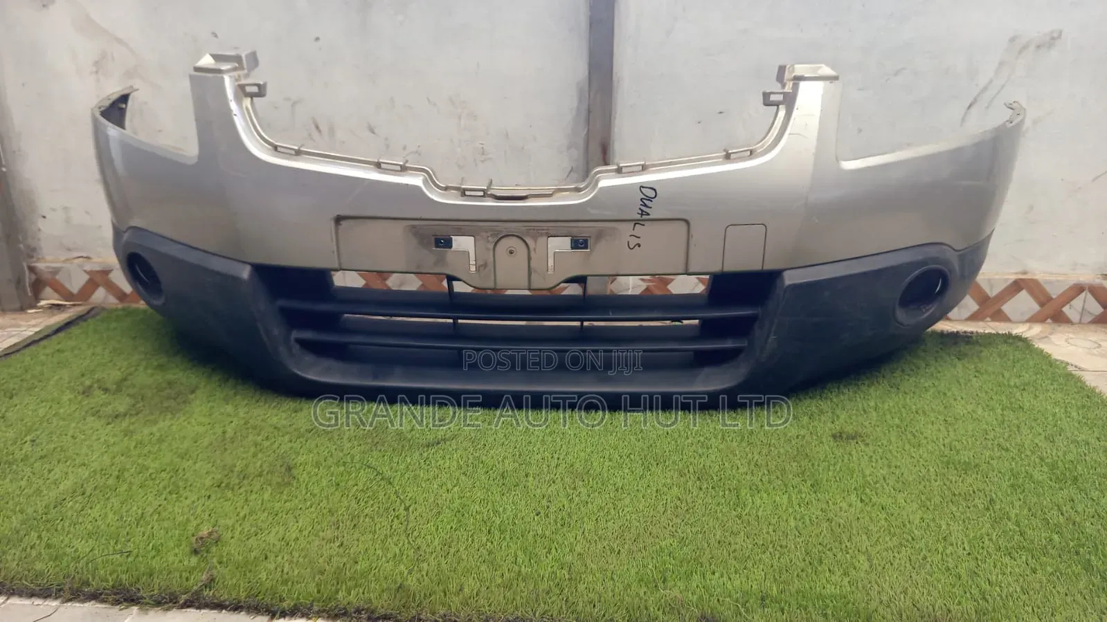 Dualis Bumper Front