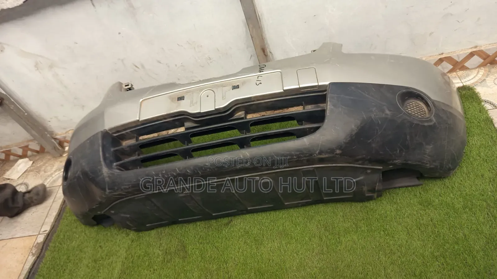 Dualis Bumper Front