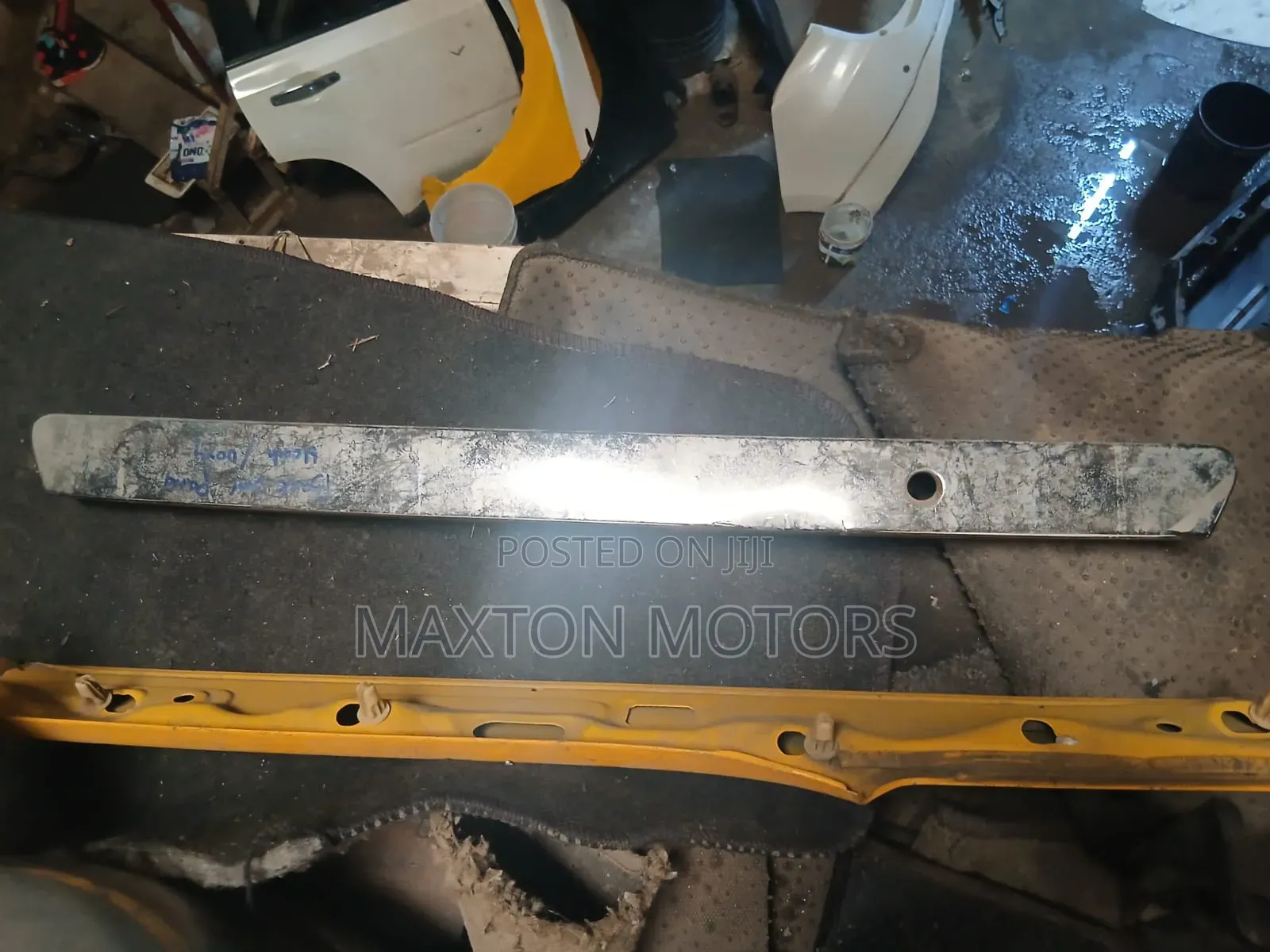 Toyota Voxy 2002 Boot Handle
