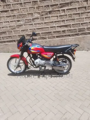 Bajaj Boxer 125 2026 Red