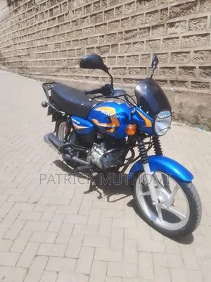 Bajaj Boxer 125 2026 Red
