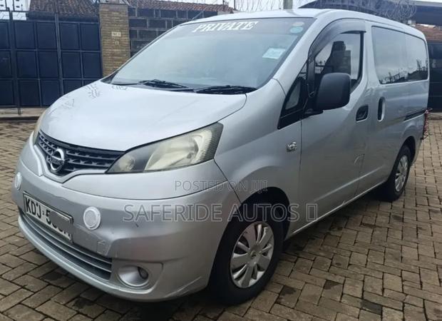 Nissan NV200 2015 Silver - thumbnail 3
