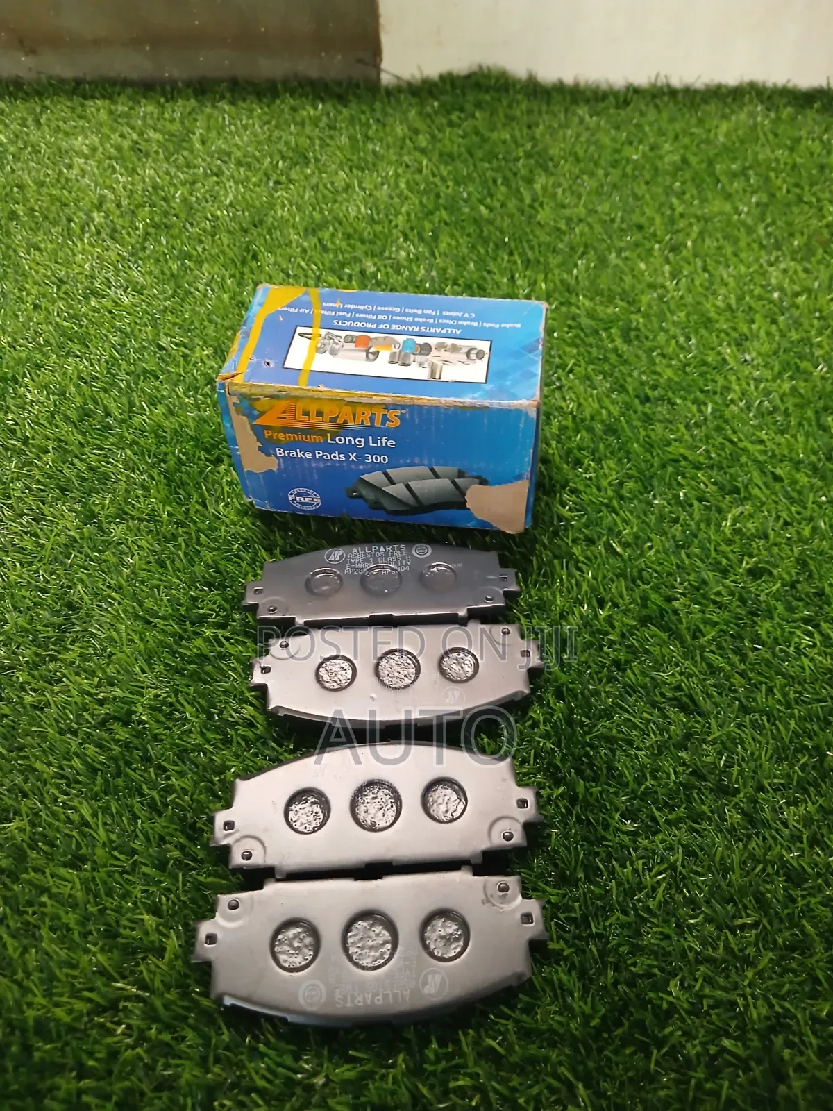 Toyota Vitz Axio Front Brake Pads – Durable Front Brake Pads