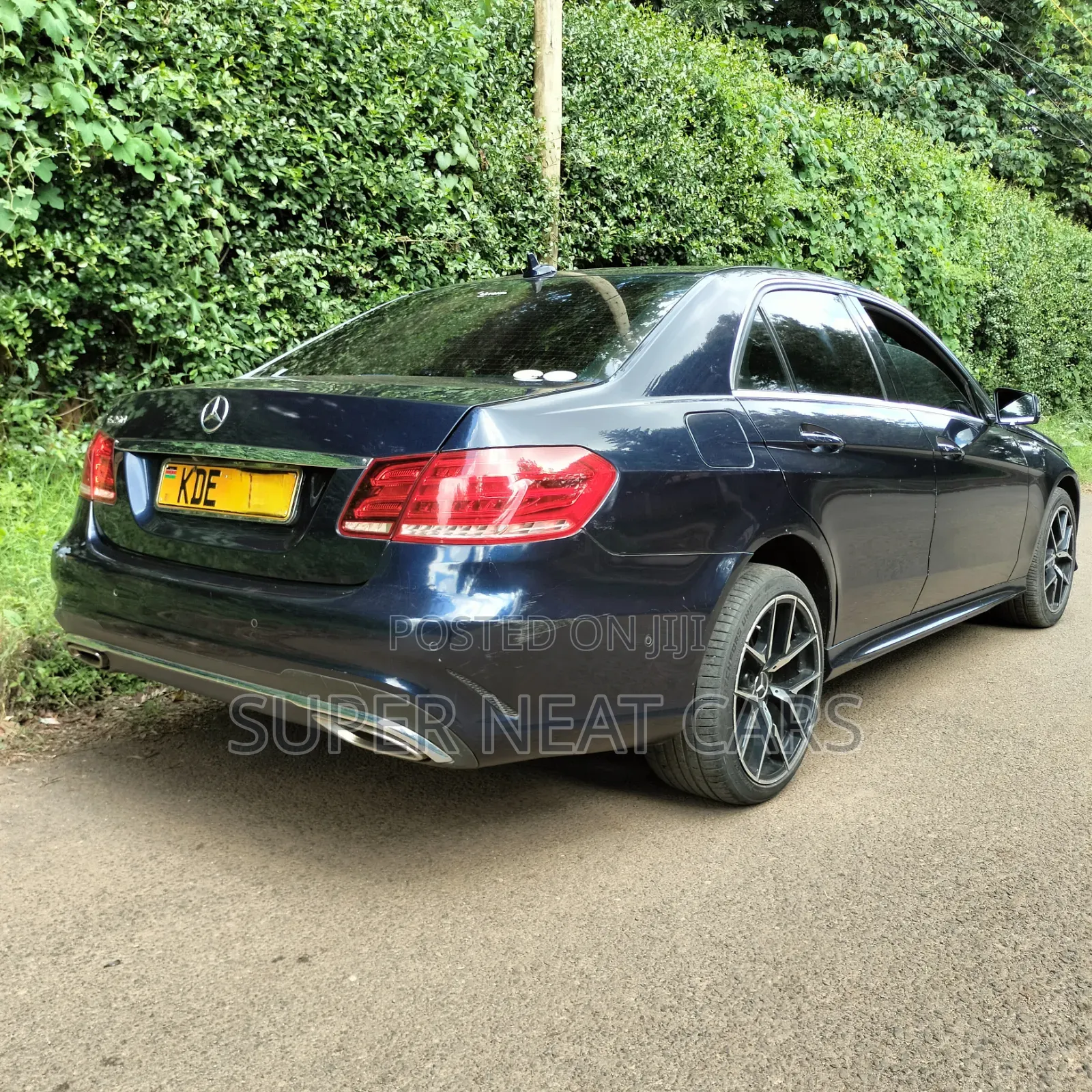 Mercedes-Benz E200 2015 Blue