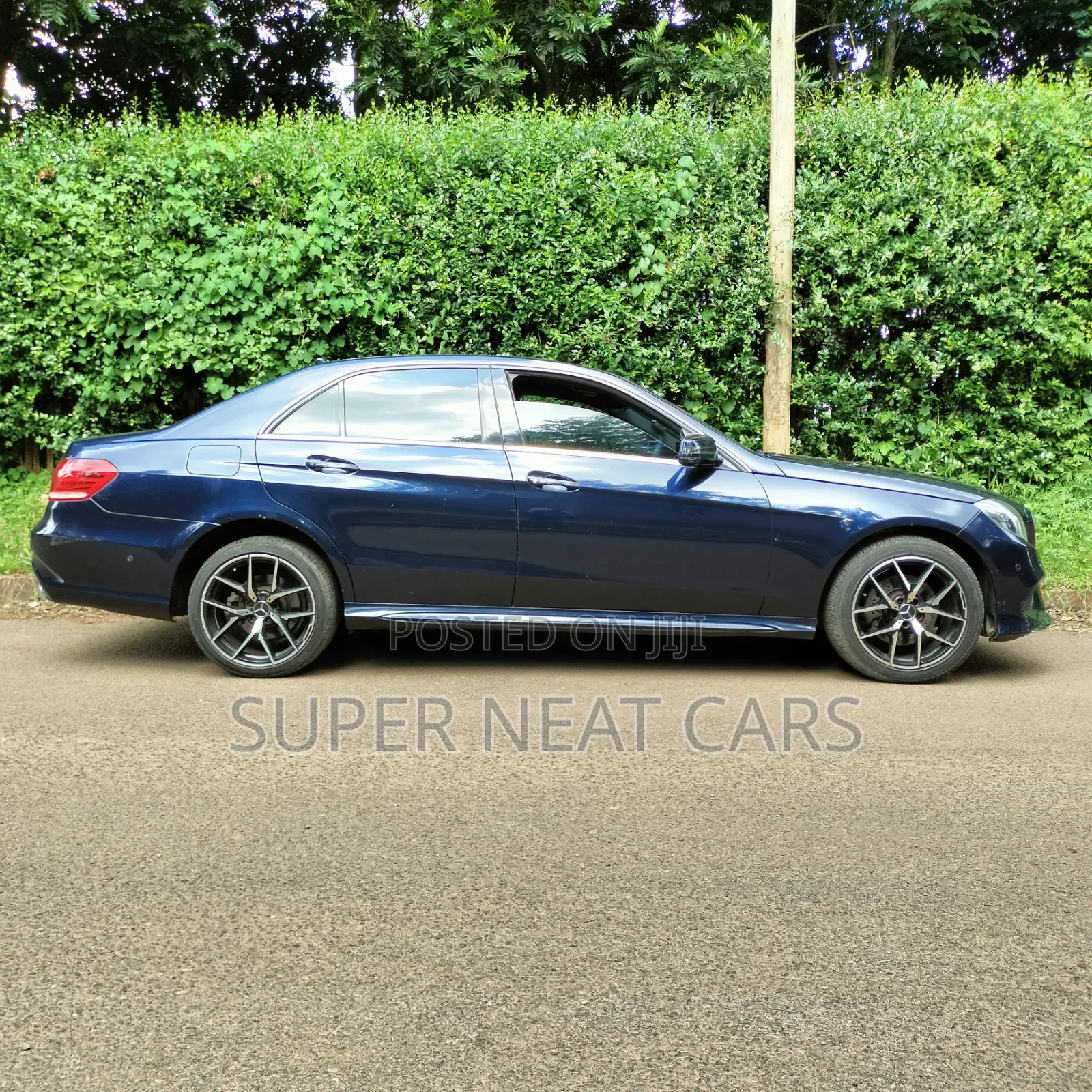 Mercedes-Benz E200 2015 Blue