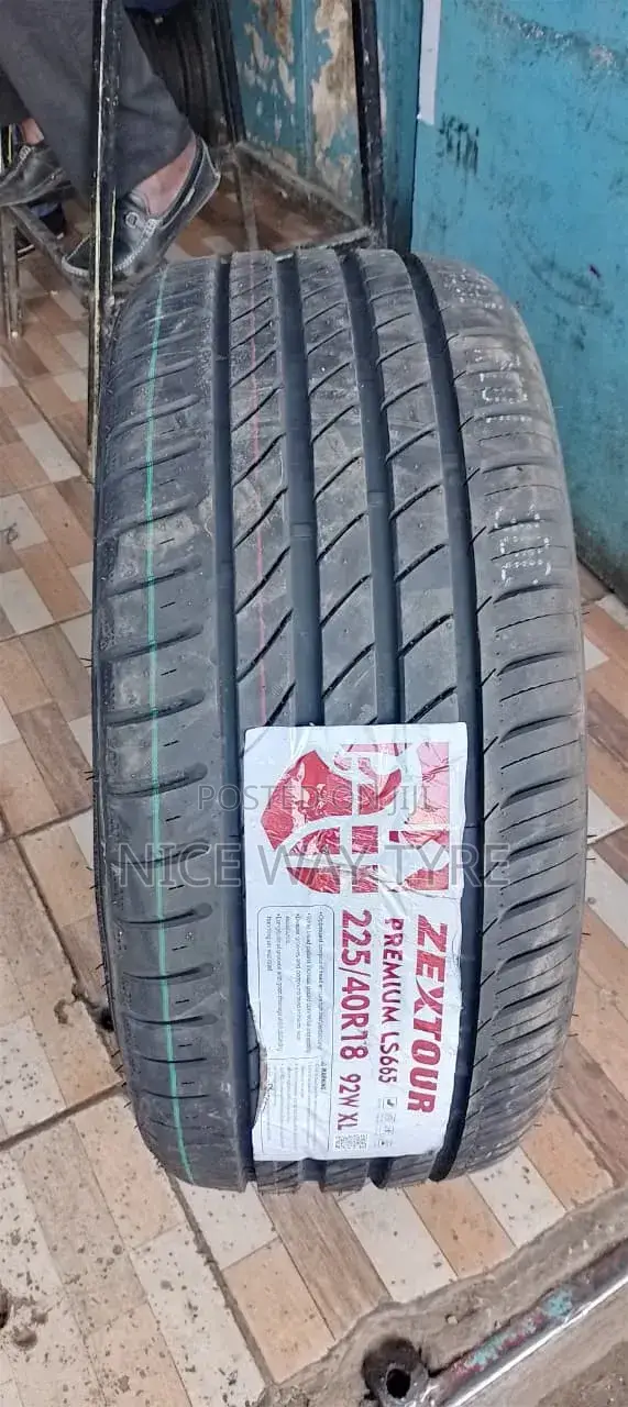 225/40r18 Zextour