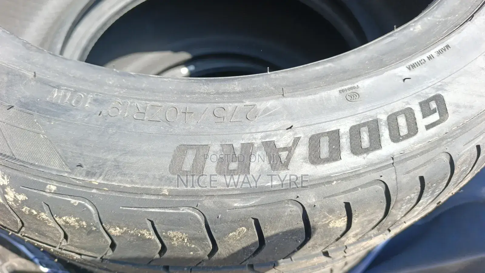 275/40r19 Goddard