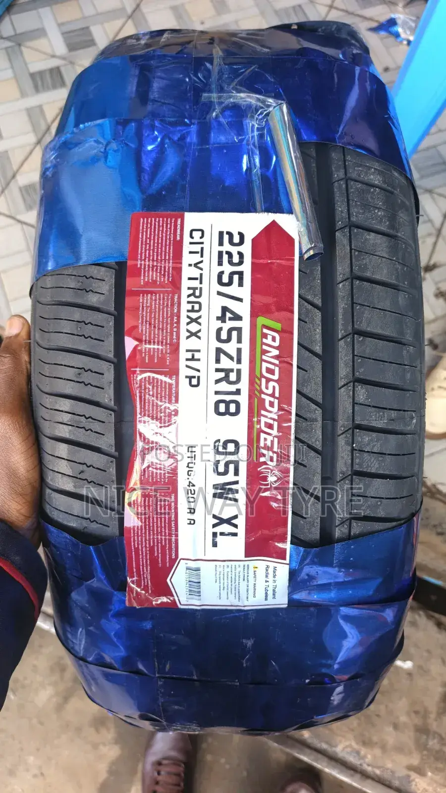 225/45r18 Landspider