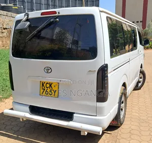 Toyota HiAce 2010 White