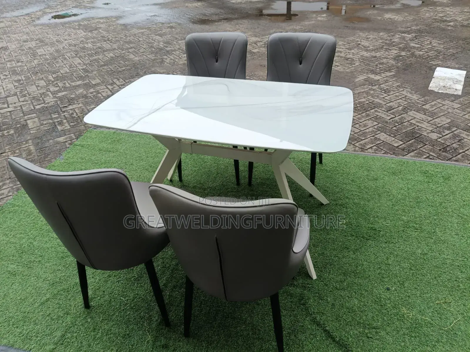 Modern 4 Seater Dining Set