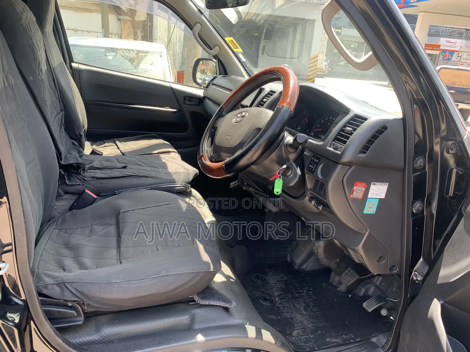 Toyota HiAce 2017 Black