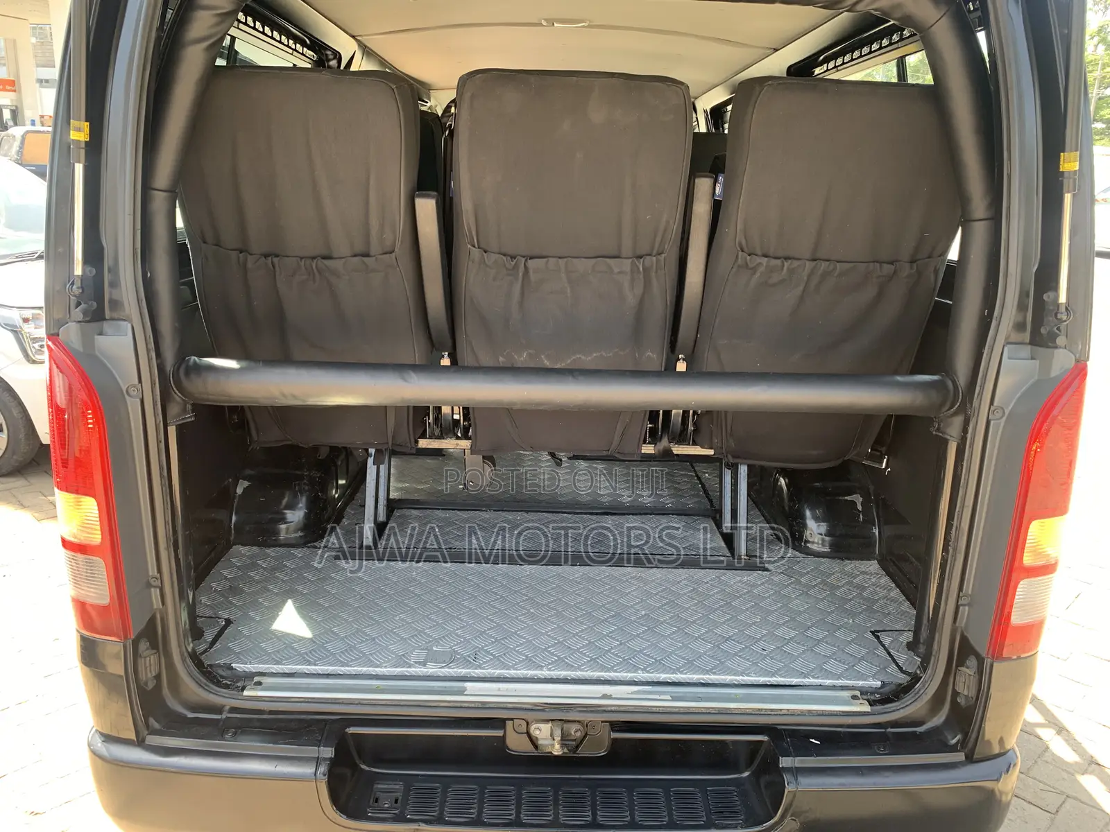 Toyota HiAce 2017 Black
