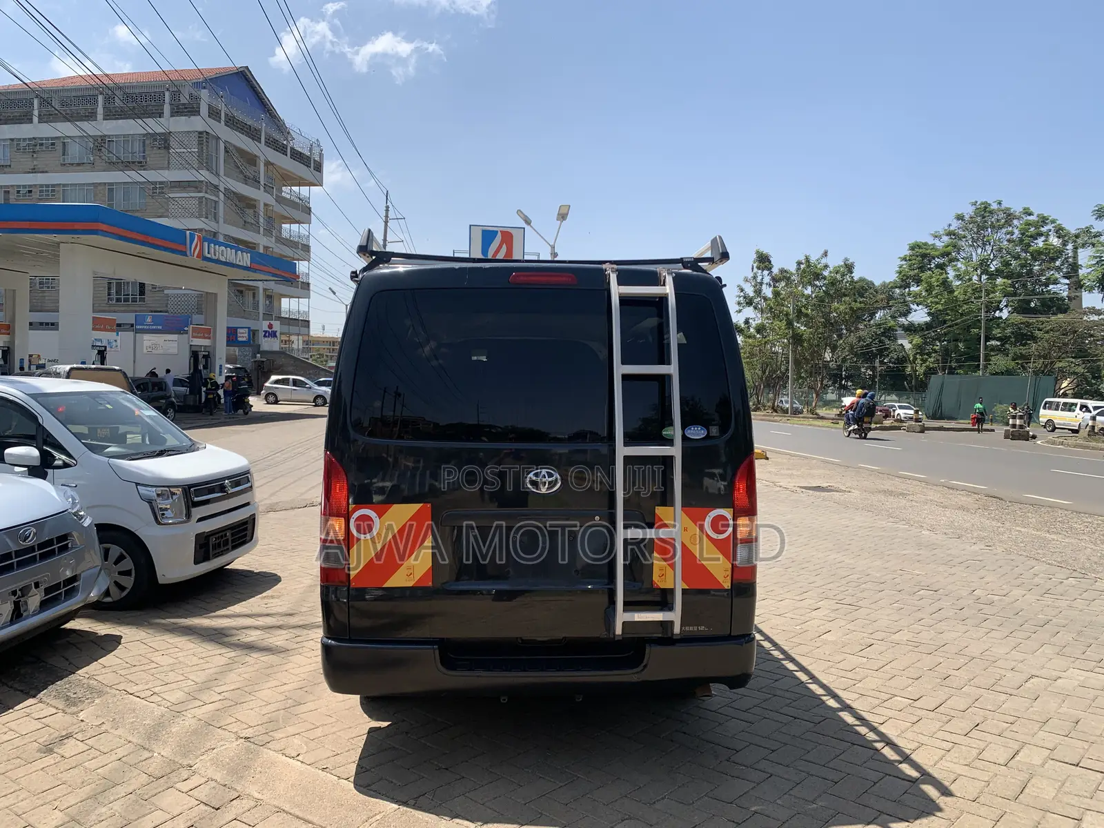 Toyota HiAce 2017 Black