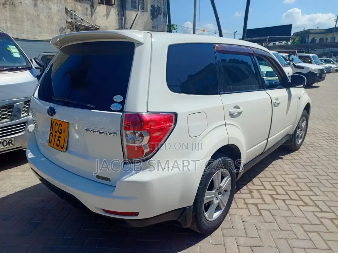 Subaru Forester 2018 White