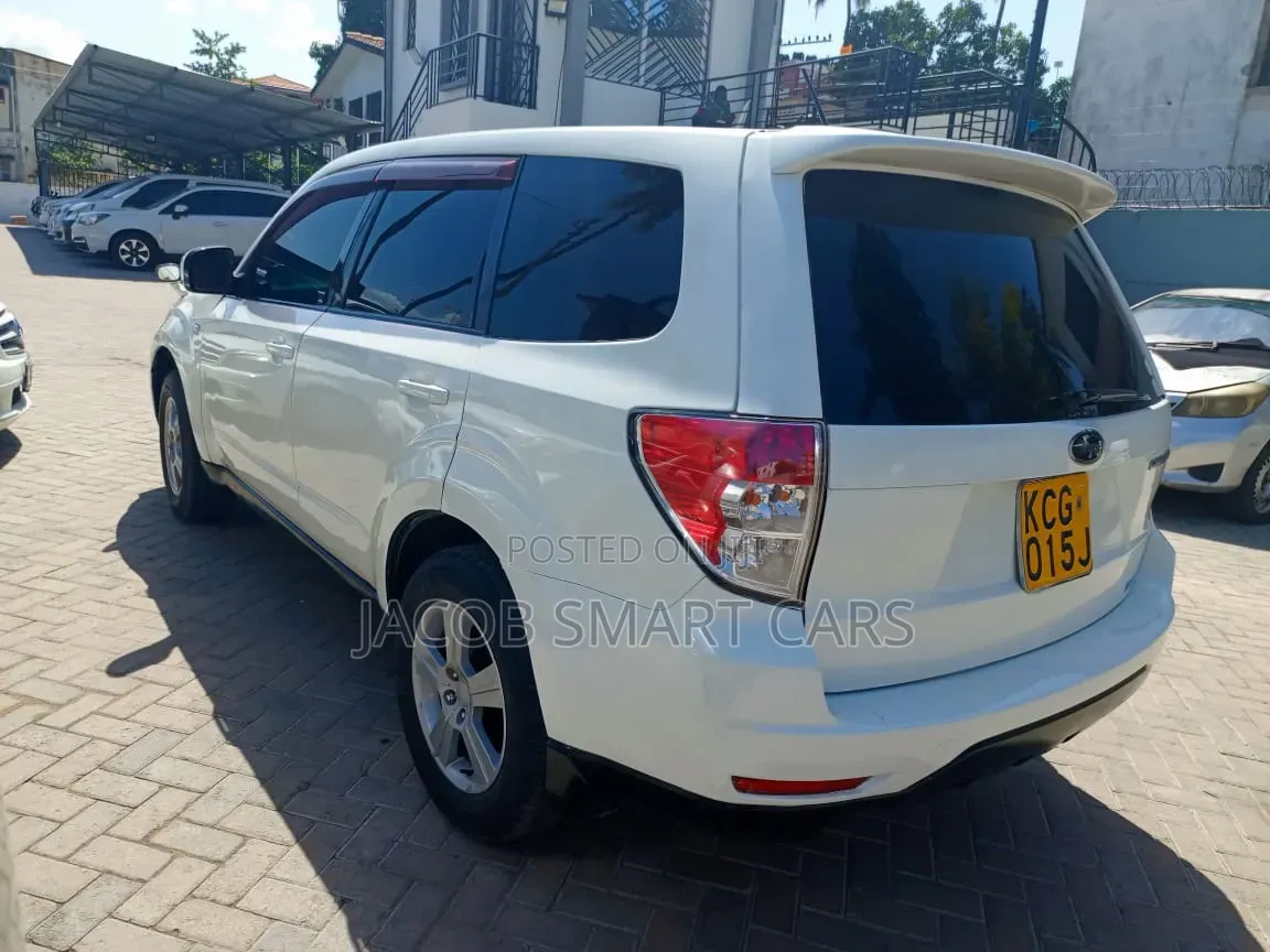 Subaru Forester 2018 White