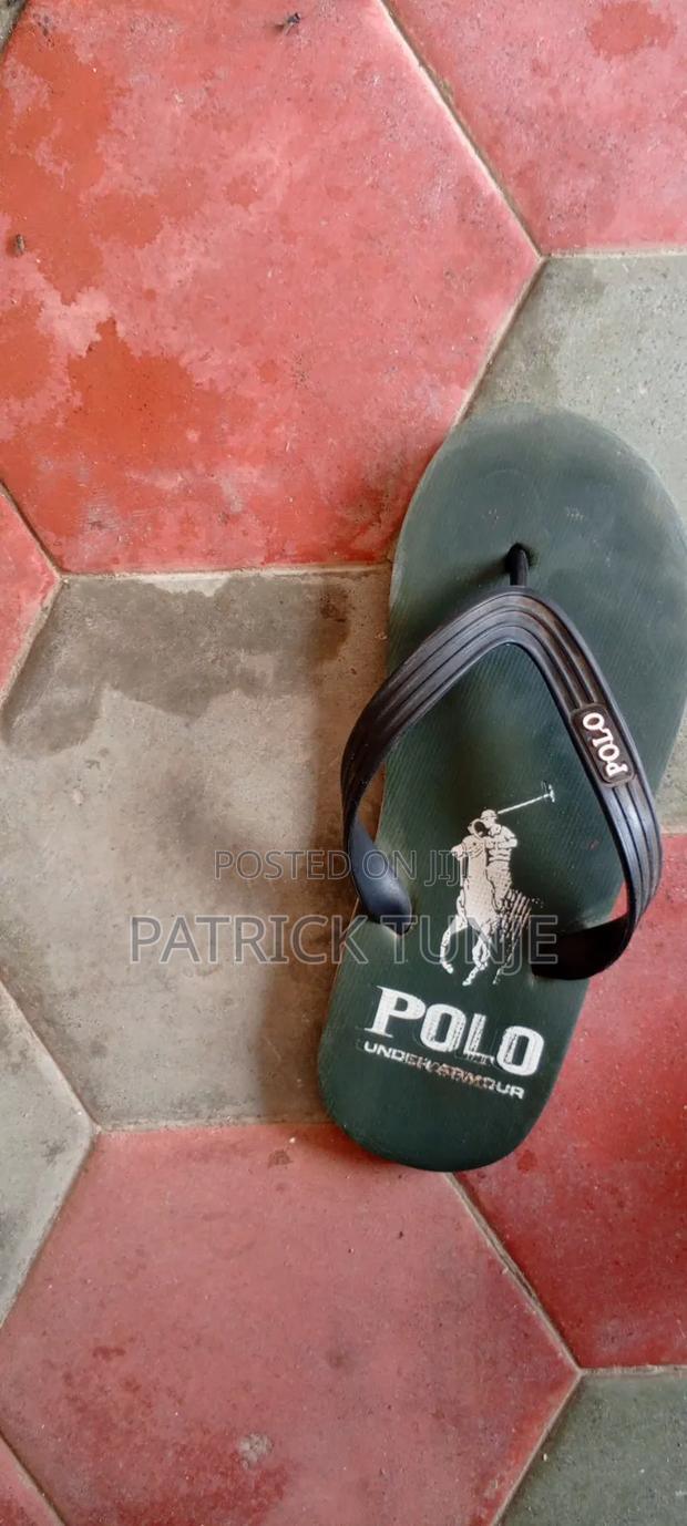 Selling Shoess - thumbnail 2