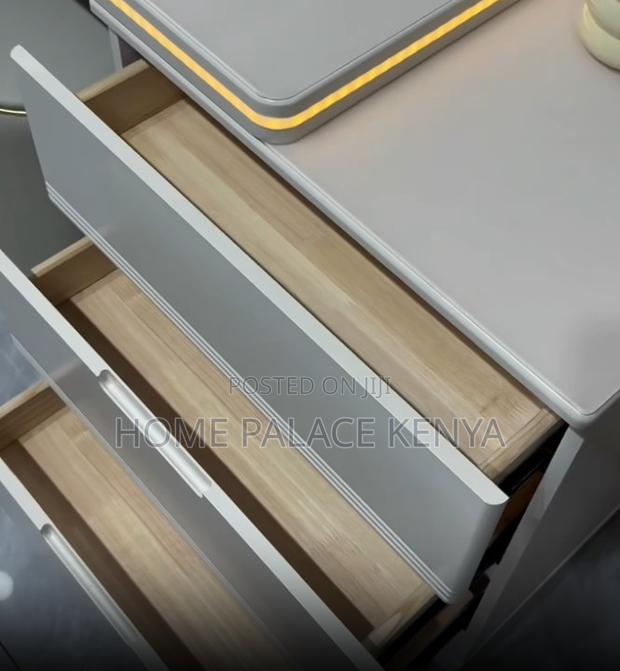 Vanity Table: Solid Wood MDF Led Makeup Dressing Table - thumbnail 12