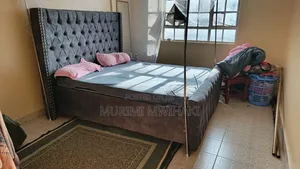 5x6 High Headboard Chesterfield Bed, Excellent Condition at Kwa Ndege