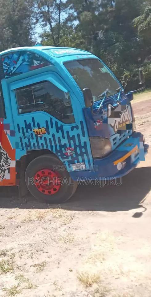 Isuzu NQR 2016 Blue - thumbnail 3