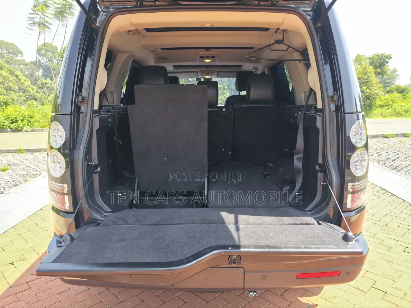 Land Rover Discovery 2016 Black