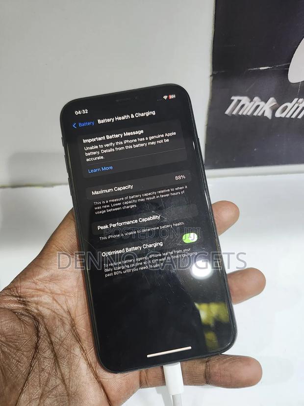 Apple iPhone XR 64 GB Black - thumbnail 4