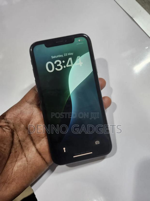 Apple iPhone XR 64 GB Black