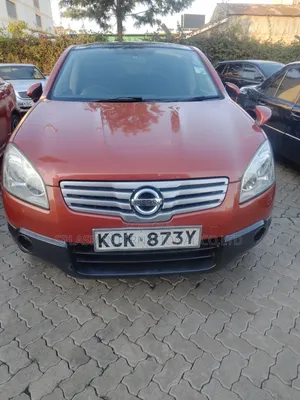 Nissan Dualis 2012 Orange
