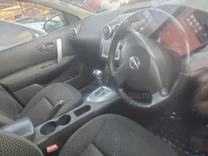 Nissan Dualis 2012 Orange