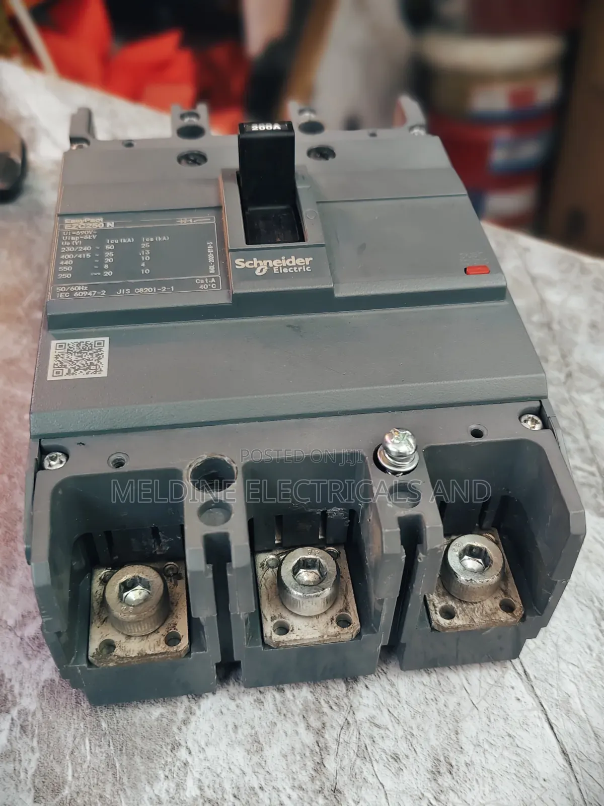 Schinder 200a McCb 3pole