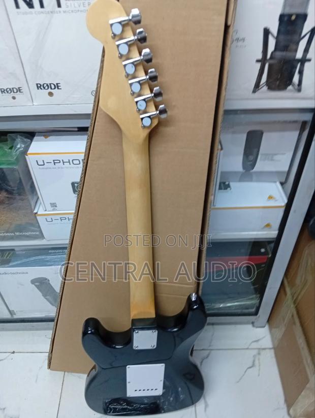 24frets Fender Electric Guitar - thumbnail 2