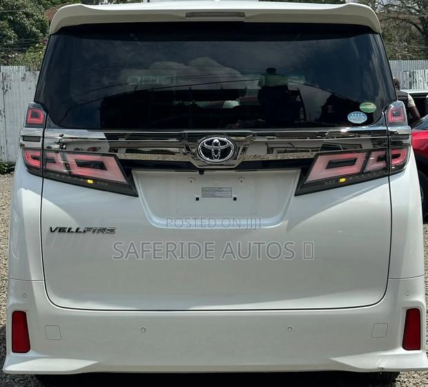 Toyota Vellfire 2019 White - thumbnail 10