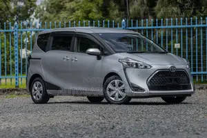 Toyota Sienta 1.5 FWD 2019 Silver