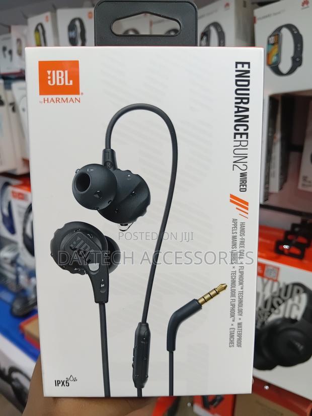 These Are the JBL Endurance Run 2 Wired Headphones in Black.