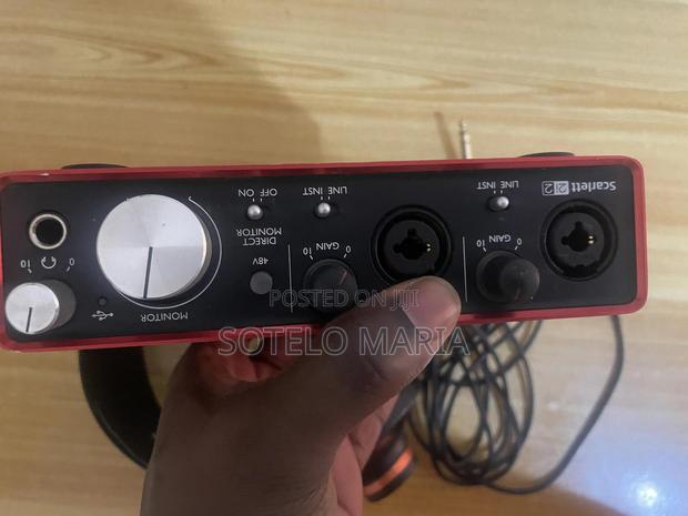 Focusrite Scarlett 2i2 and 2nd Generation Interface - thumbnail 3