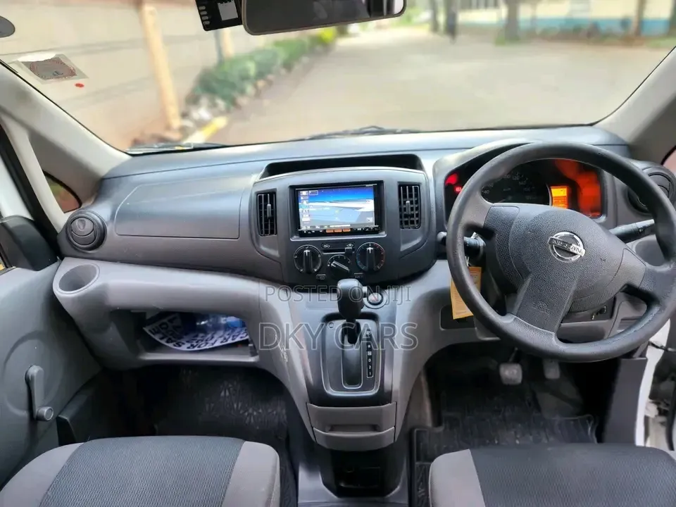 Nissan NV200 2017 White