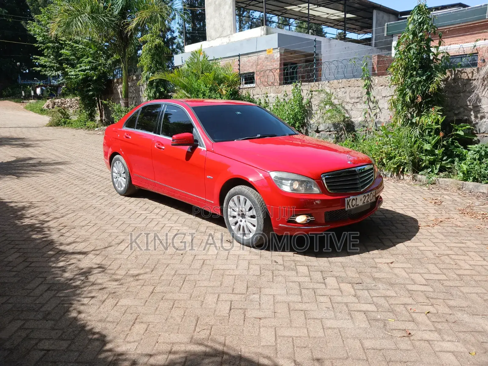 Mercedes-Benz C200 2011 Red