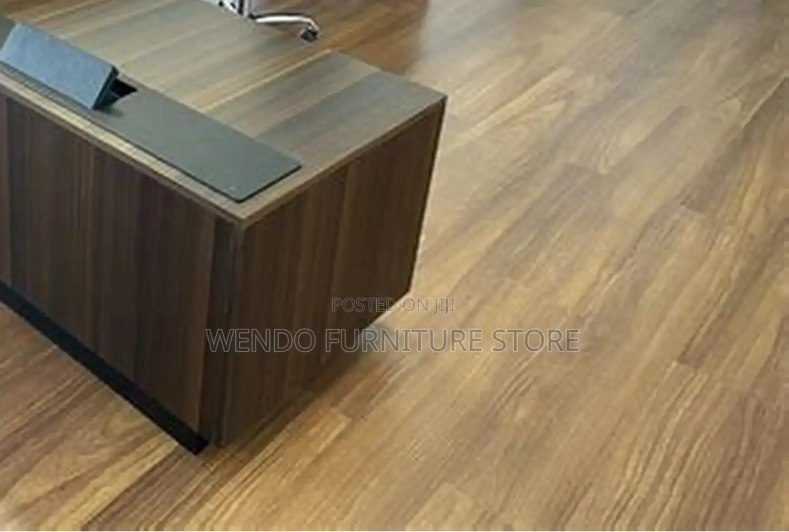 Office Desk; 1.6 Meters Executive Modern Vaneta Office Desk