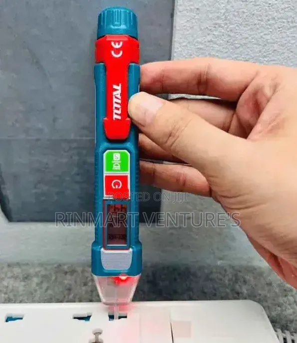 Total Voltage Detector