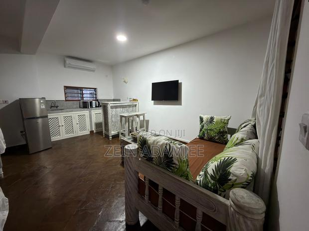 Furnished 1bdrm Apartment in Town Centre for sale