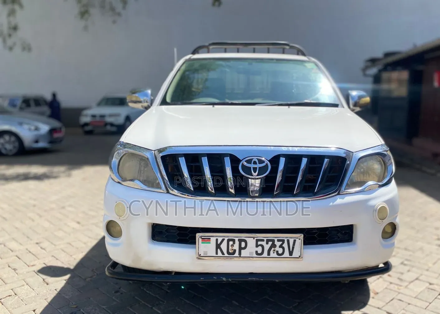 Toyota Hilux 2011 White