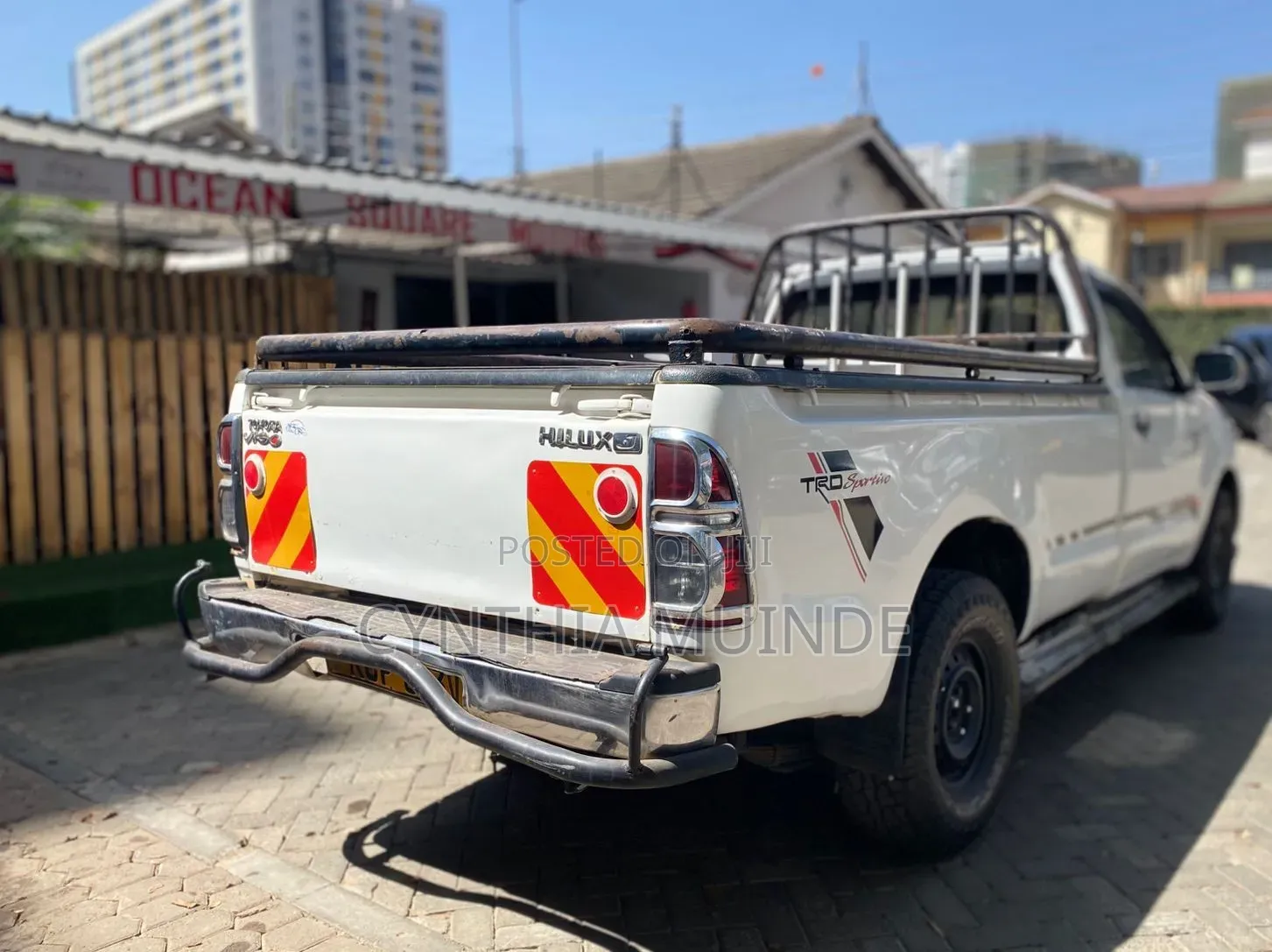 Toyota Hilux 2011 White