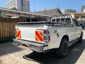 Toyota Hilux 2011 White